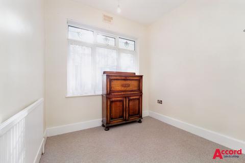 8 Mcintosh Close, Romford, RM1 4JH