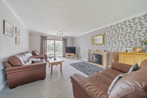 4 bedroom detached house for sale, Petvin Close, Street, BA16