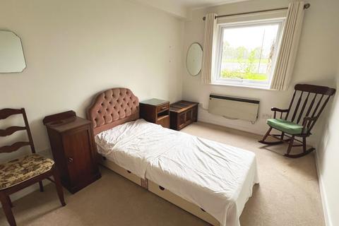 2 bedroom ground floor flat for sale, Fairhaven Court, Fairhaven, Egham, Surrey, TW20