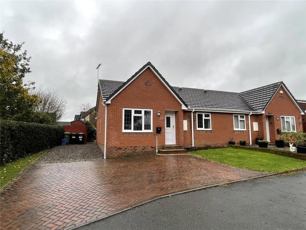 Wilfred Owen Avenue, Oswestry, Shropshire, SY11 2 bed bungalow £750