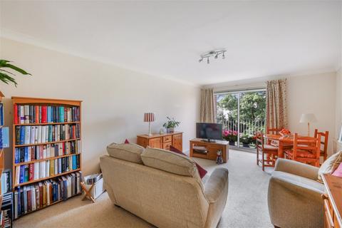 2 bedroom flat for sale, Somers Close, Reigate RH2