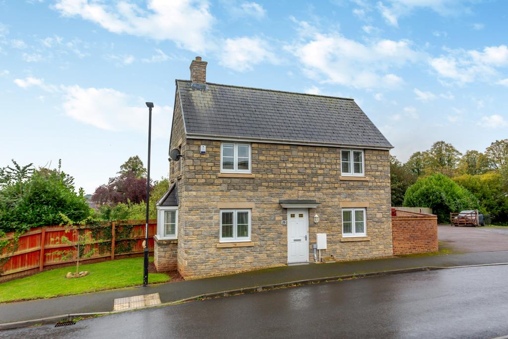 Ash Tree Road, Caerwent,Caldicot 3 bed detached house for sale £360,000