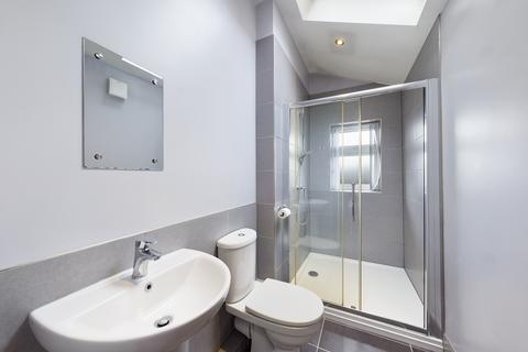 undefined, En-Suite Room, Bills Included, Guinions Road, High Wycombe, HP13 7NT