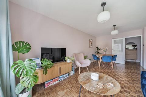 2 Woodstock Gardens, Beckenham, BR3 5BE