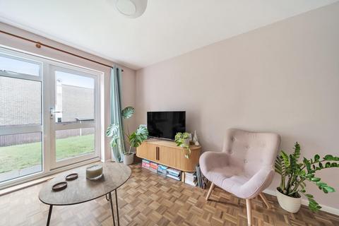 2 Woodstock Gardens, Beckenham, BR3 5BE