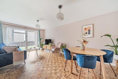 2 Woodstock Gardens, Beckenham, BR3 5BE