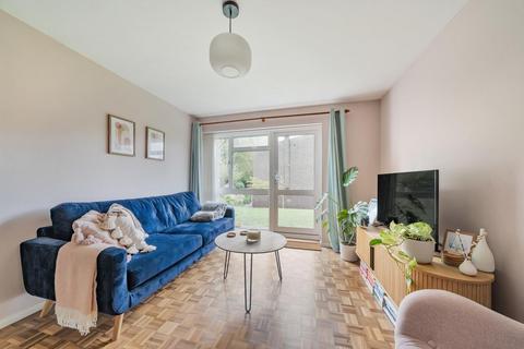 2 Woodstock Gardens, Beckenham, BR3 5BE