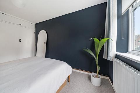 2 Woodstock Gardens, Beckenham, BR3 5BE