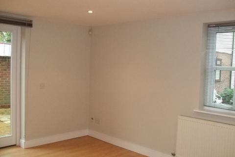 2 bedroom ground floor flat to rent, Springfield Road, Chelmsford CM2