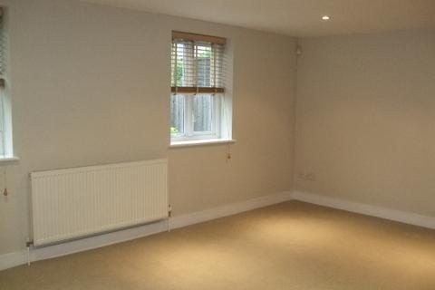 2 bedroom ground floor flat to rent, Springfield Road, Chelmsford CM2