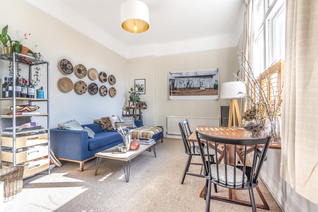 Abbeville Road Clapham South SW4 1 bed flat to rent £1,800 pcm (£415 pw)