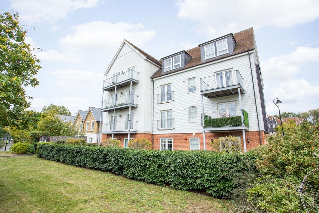 Ambleside Place, Canterbury, CT2 2 bed apartment for sale £300,000