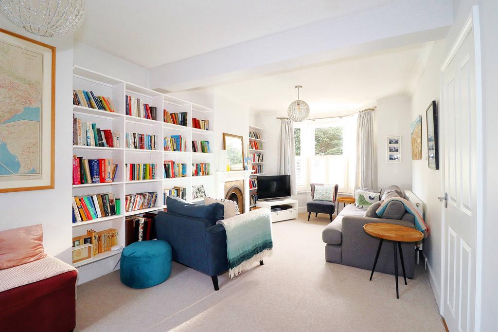 West Grove, Hersham KT12 3 bed semidetached house for sale £650,000