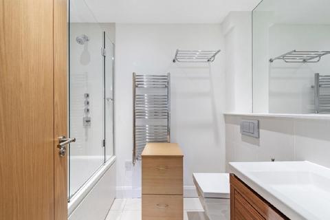 7 Salisbury Mews, London, SW6 7DS