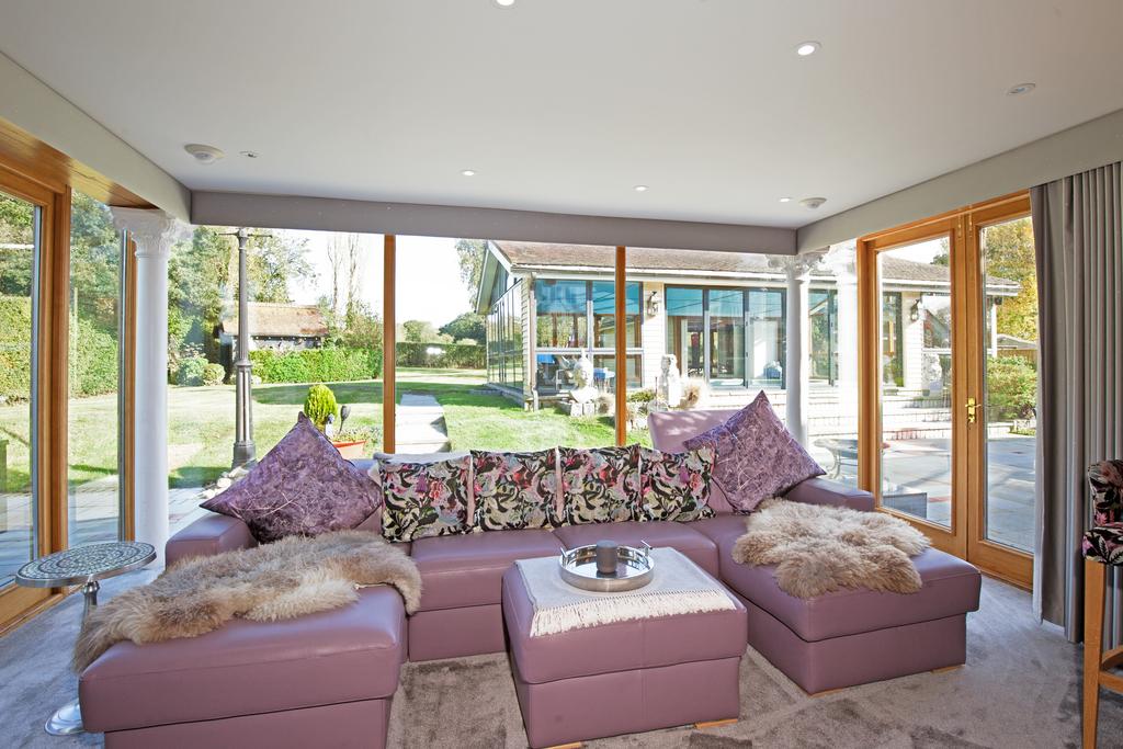 Second Lounge/Cinema Room