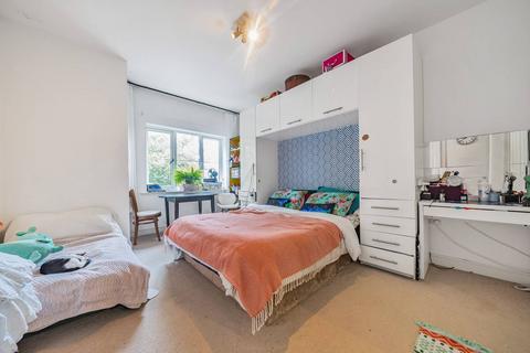 15 Doris Ashby Close, Perivale, Greenford, UB6 7FD