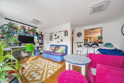 15 Doris Ashby Close, Perivale, Greenford, UB6 7FD
