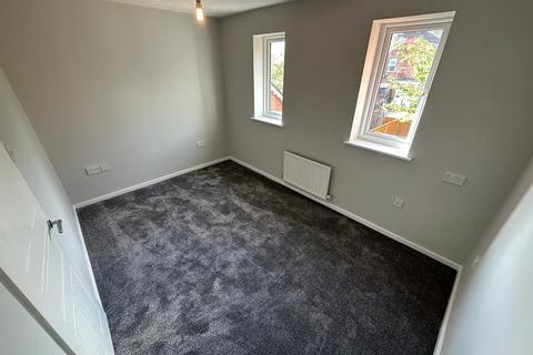 16 Blythfield, Burton-on-trent, DE14 1TU
