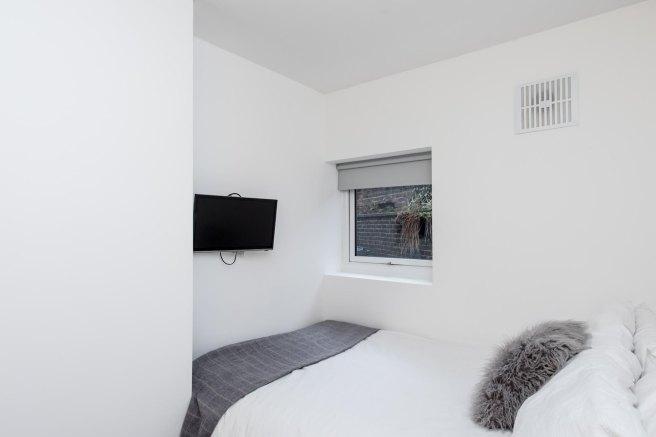 Stubbs-gate-st5-1lu-949611