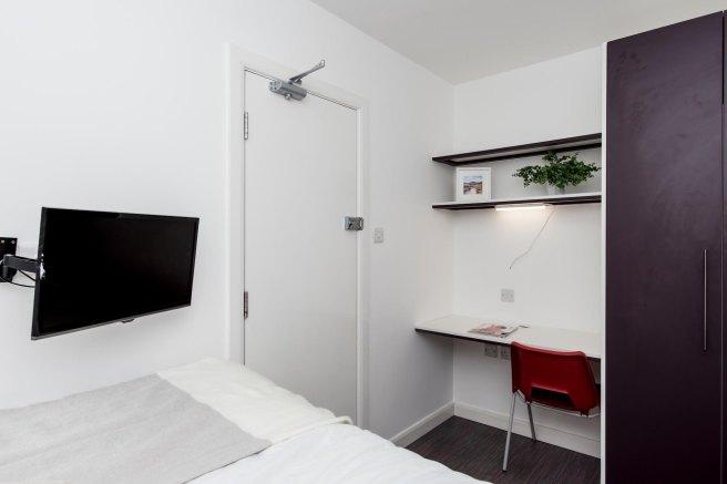 Stubbs-gate-st5-1lu-949609