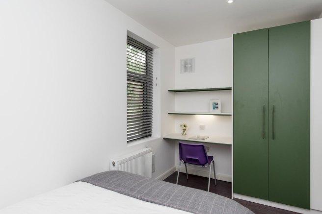 Stubbs-gate-st5-1lu-949598