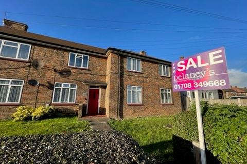 1 bedroom flat for sale, Hilldene Avenue, Romford