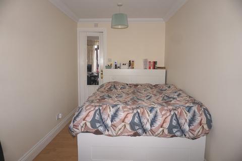 16 Bridge Road, Chessington, KT9 2EP