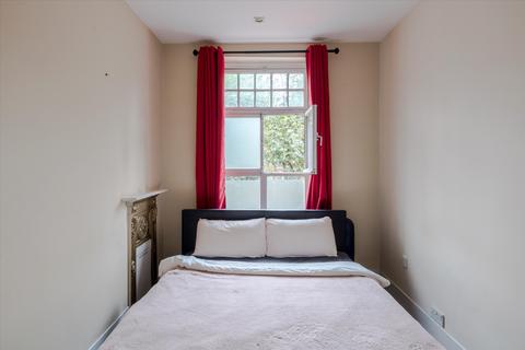 1 bedroom flat for sale, Gilbert Street, Mayfair, London, W1K