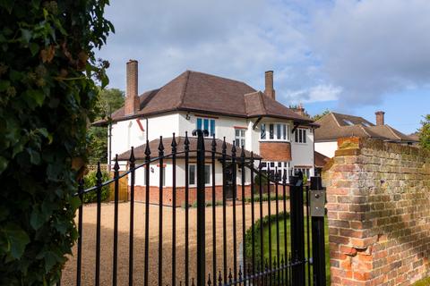 1 Wilbury Avenue, Sutton, SM2 7DU