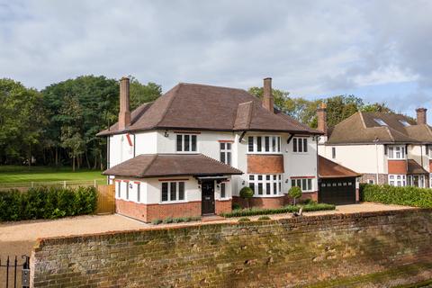 1 Wilbury Avenue, Sutton, SM2 7DU