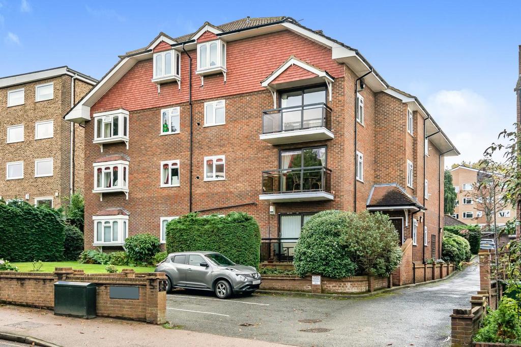 Albemarle Road, Beckenham 2 bed flat for sale £400,000