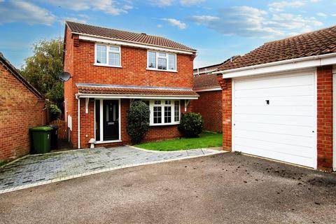 3 bedroom detached house to rent, Well Copse Close, Waterlooville PO8