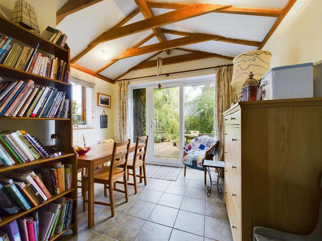 Field Road, Ramsey, Cambridgeshire. 3 bed semidetached house for sale