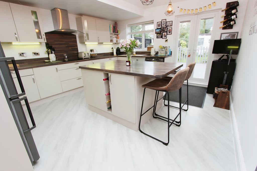 Portland Road, Toton, NG9 3 bed semidetached house for sale £295,000
