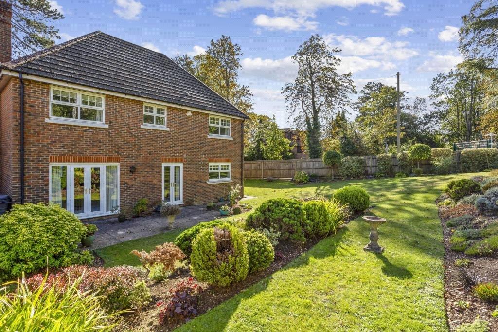 Cliddesden Road, Basingstoke, RG21 4 bed detached house for sale £850,000