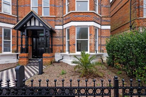 2 bed flat/apartment for rent in Trinity Road, Folkestone, CT20