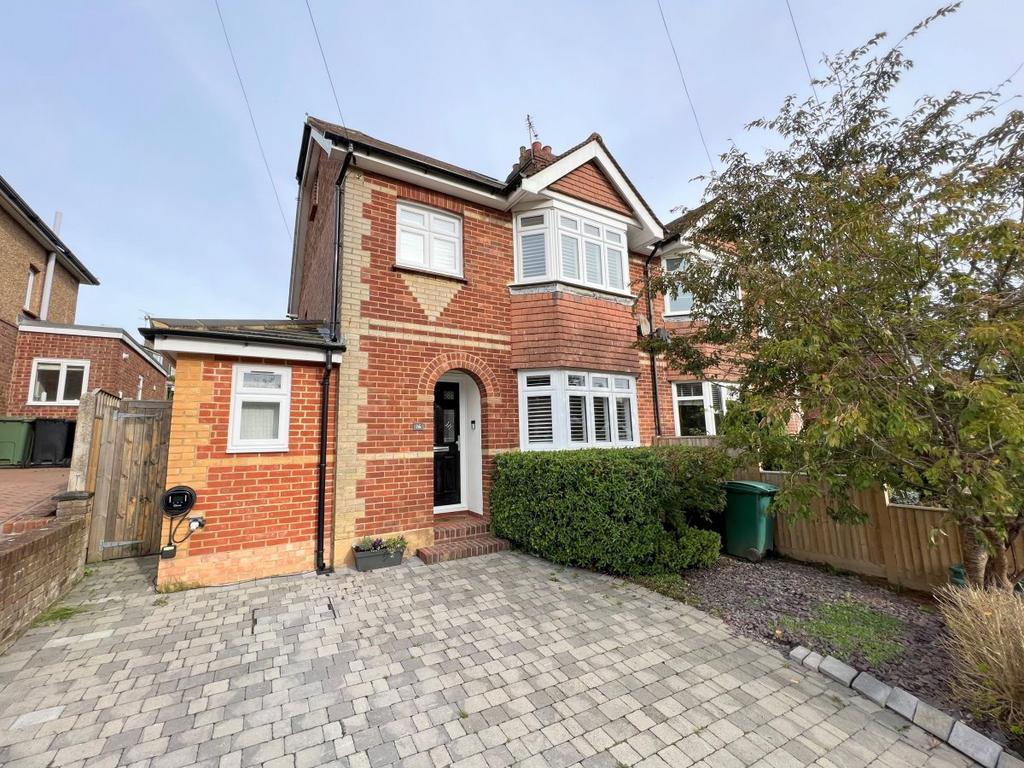 Heskett Park, Pembury 4 bed semidetached house to rent £2,500 pcm (£
