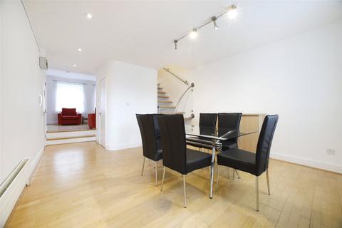 3 bedroom penthouse to rent, Beaufort Gardens, Knightsbridge, London, SW3