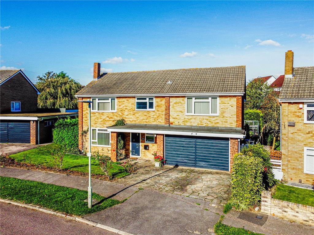 The Ryde, Hatfield, Hertfordshire 6 bed detached house for sale £825,000