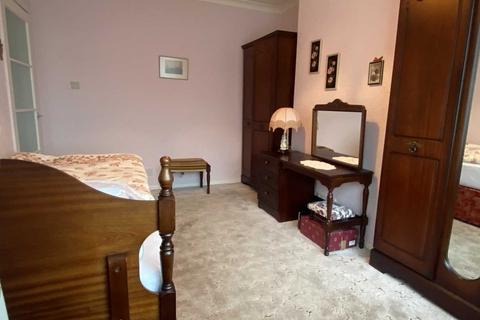 22 Edge Hill Road, Royton, Oldham, OL2 6BL
