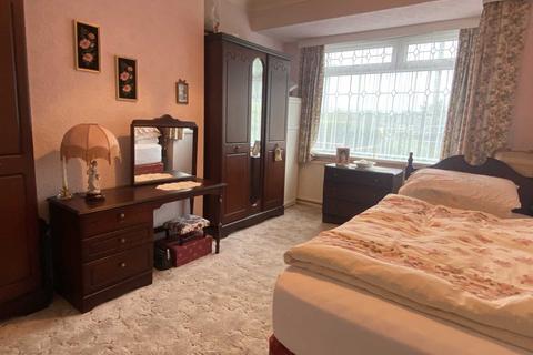 22 Edge Hill Road, Royton, Oldham, OL2 6BL