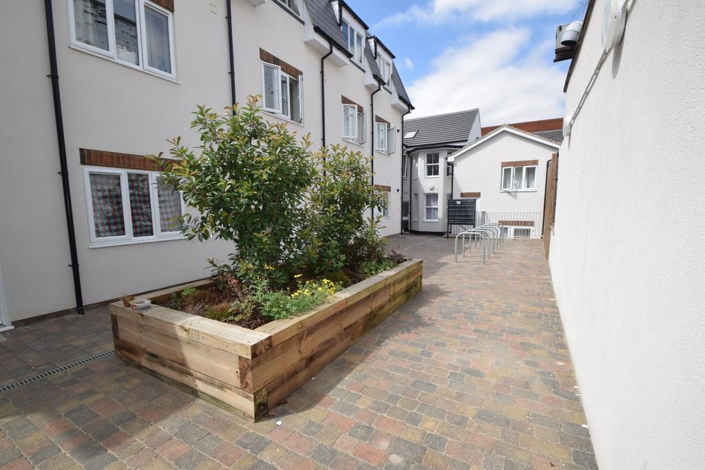 Hamilton Court, Collingdon Street, Luton 1 bed apartment for sale £