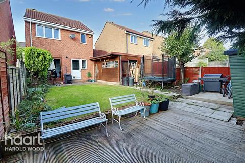 3 bedroom detached house for sale, Troopers Drive, Romford