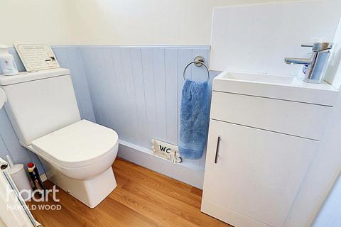 9 Troopers Drive, Romford, RM3 9DE