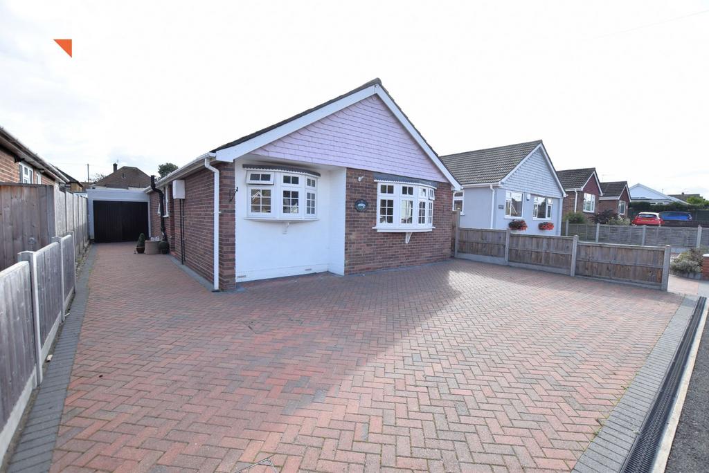 HollandonSea 3 bed detached bungalow for sale £350,000