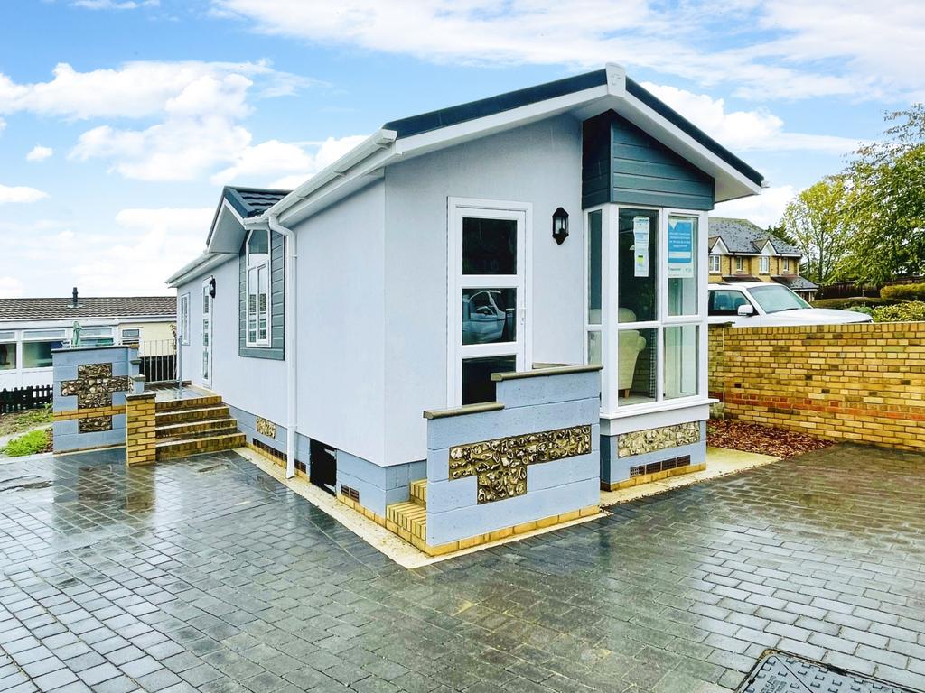 Faversham, Kent, ME13 2 bed park home for sale £189,950