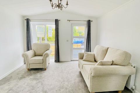 2 bedroom park home for sale, Faversham, Kent, ME13