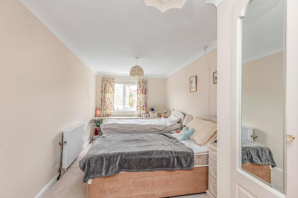 Clover Court, Church Road, Haywards Heath, West Sussex, RH16 2 bed
