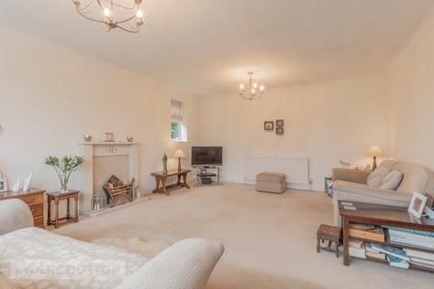17 Devon Drive, Diggle, Oldham, OL3 5PP