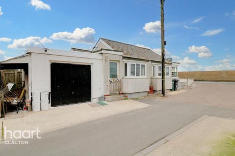 63 Brooklands, Jaywick, Clacton-on-sea, CO15 2JG